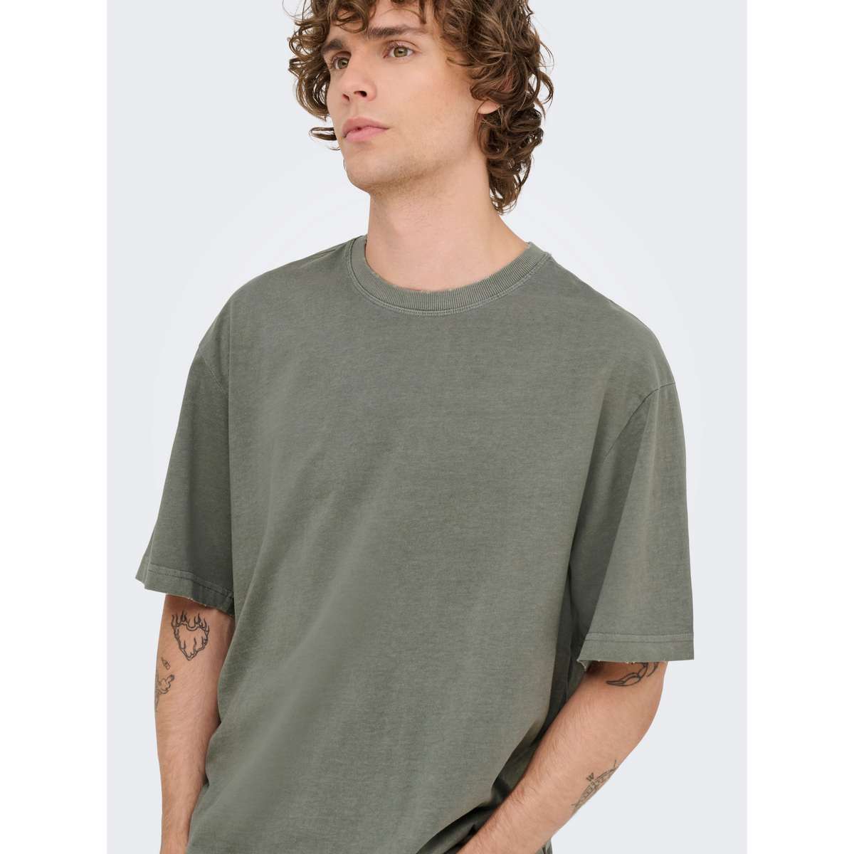 ONLY & SONS MEN΄S RELAXED FIT COTTON DISTRESS T-SHIRT CASTOR GREY